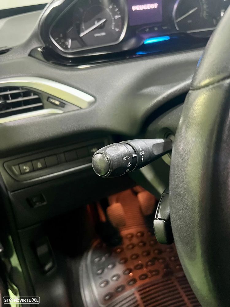 Peugeot 208 1.2 VTi Allure - 9