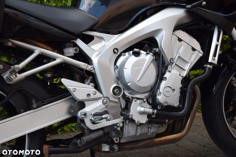 Yamaha FZ6 - 8