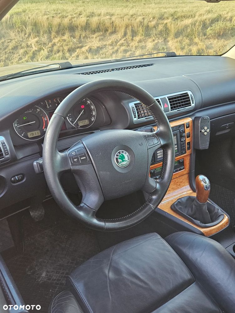 Skoda Superb 2.0 TDI DPF Elegance - 9