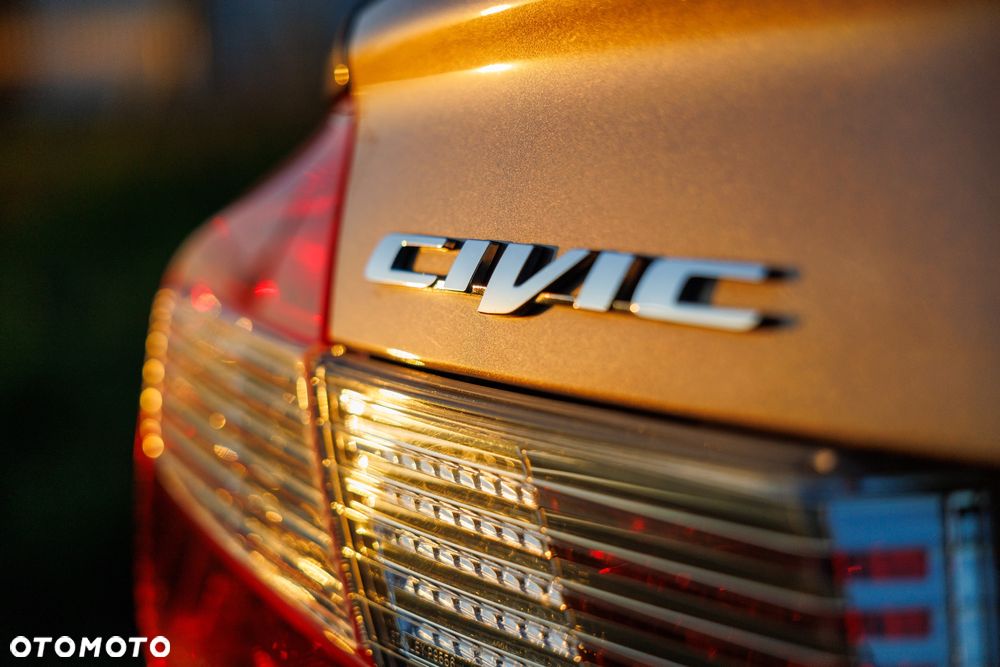 Honda Civic 1.8 Executive - 11