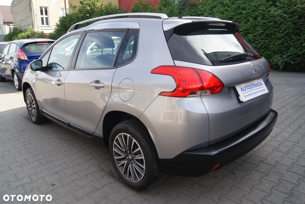 Peugeot 2008 1.2 Pure Tech Style - 3