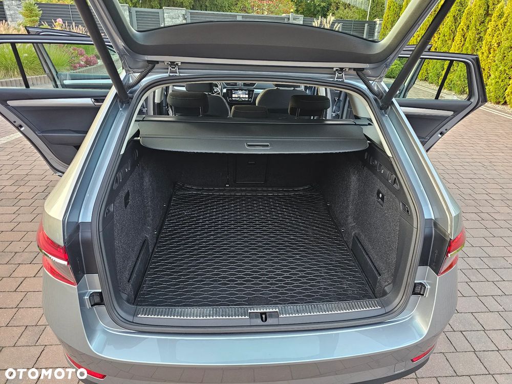 Skoda Superb 2.0 TDI SCR Style - 24