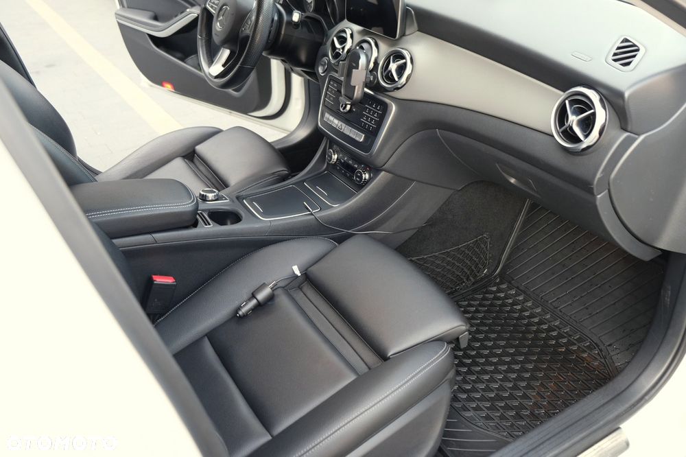 Mercedes-Benz GLA - 8
