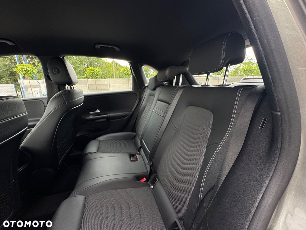 Mercedes-Benz Klasa B 180 d AMG Line 7G-DCT - 25