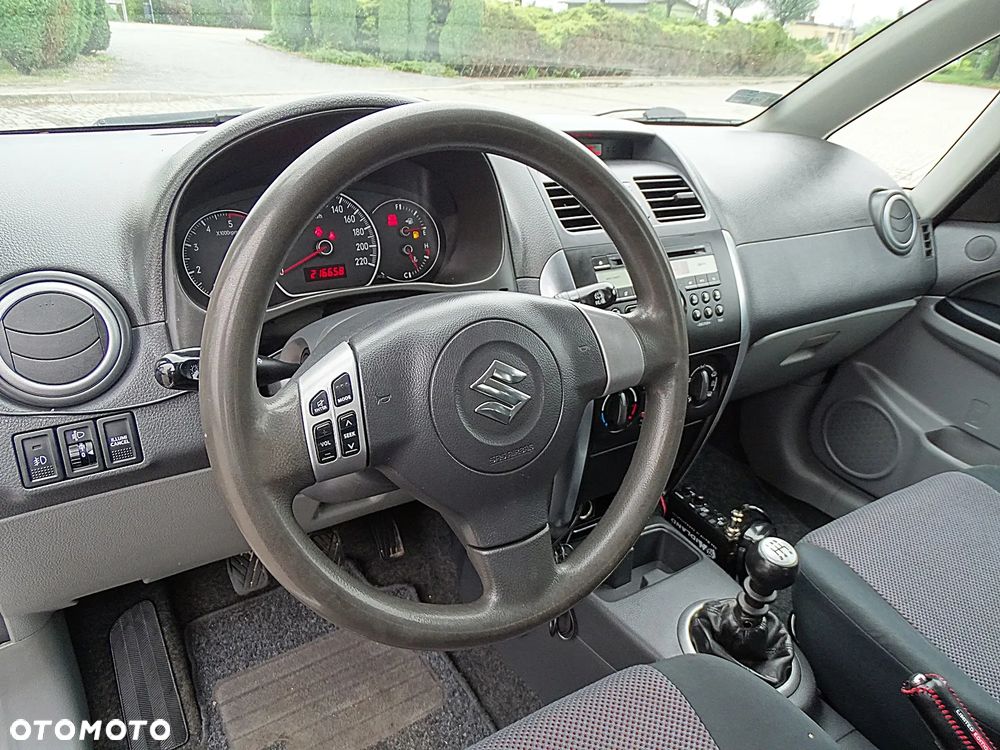 Suzuki SX4 - 25