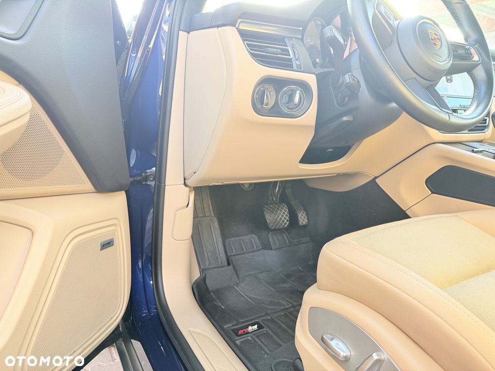 Porsche Macan - 28