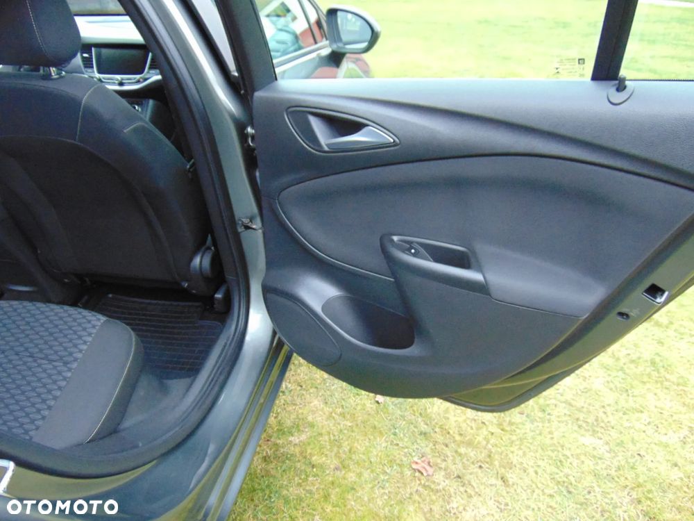 Opel Astra 1.4 Turbo Innovation - 26