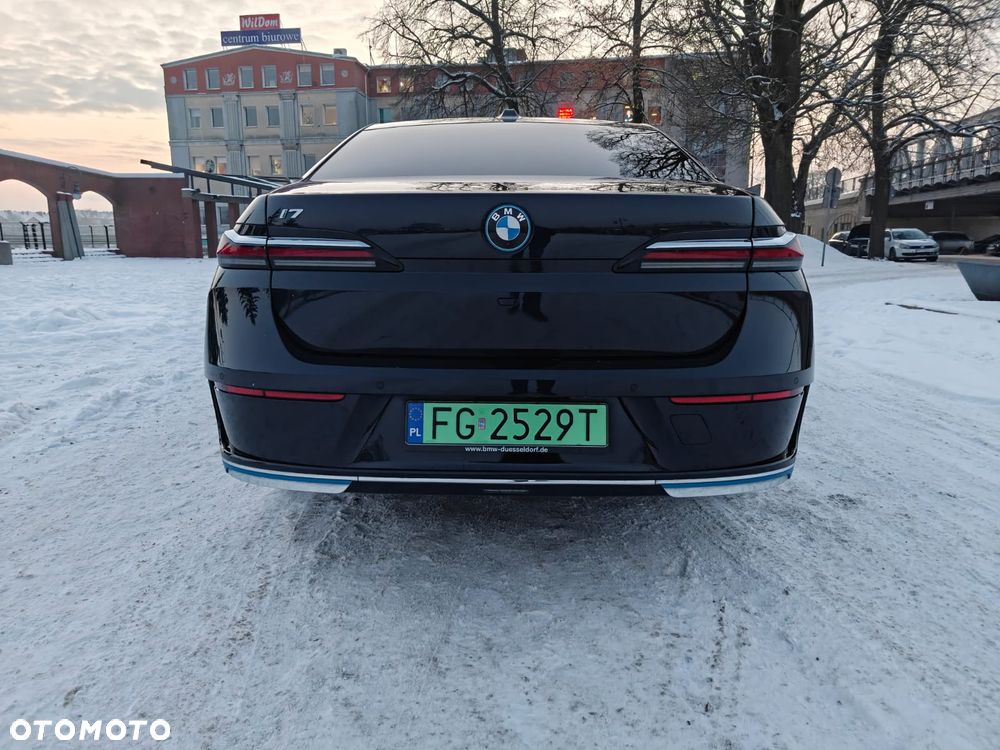 BMW i7 xDrive60 - 7
