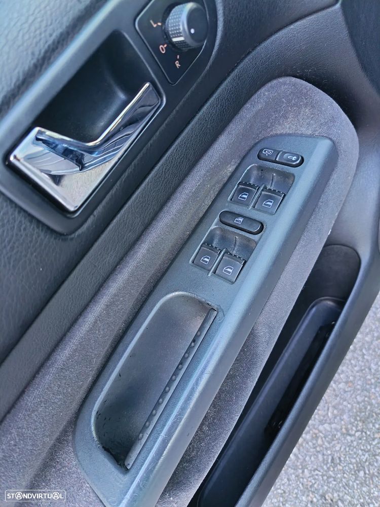 VW Golf 1.4i Conceptline - 12