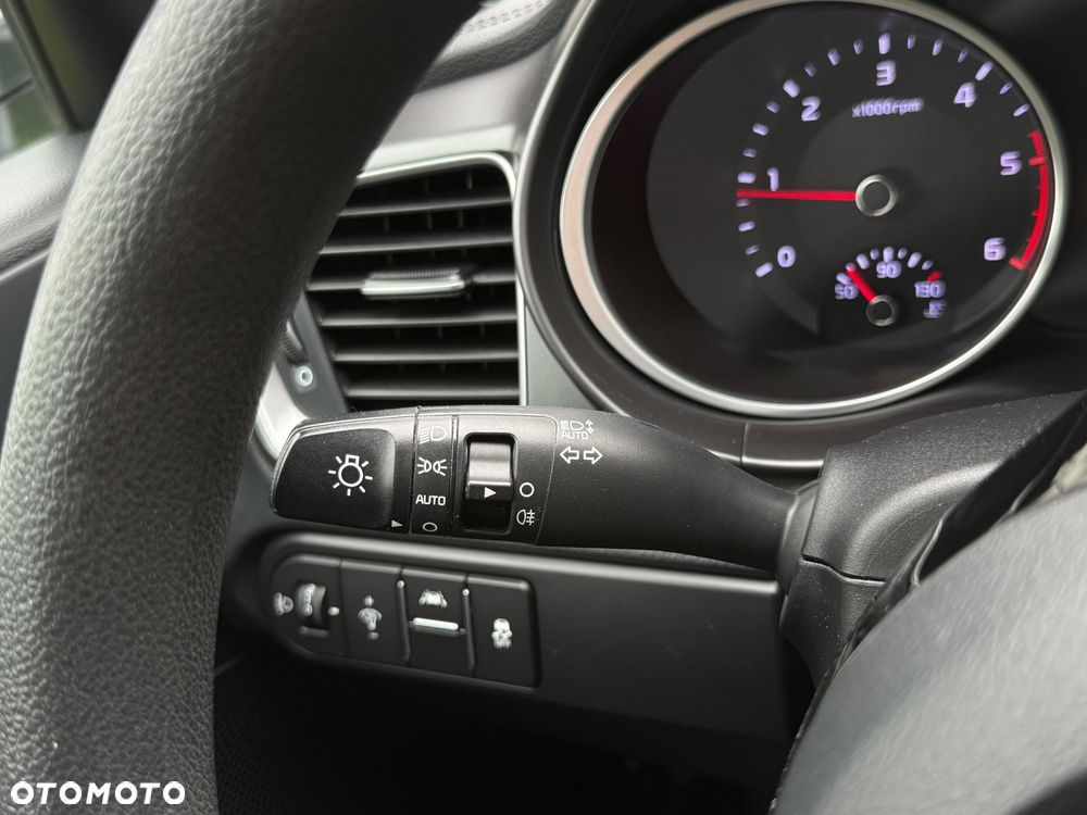 Kia Ceed - 33