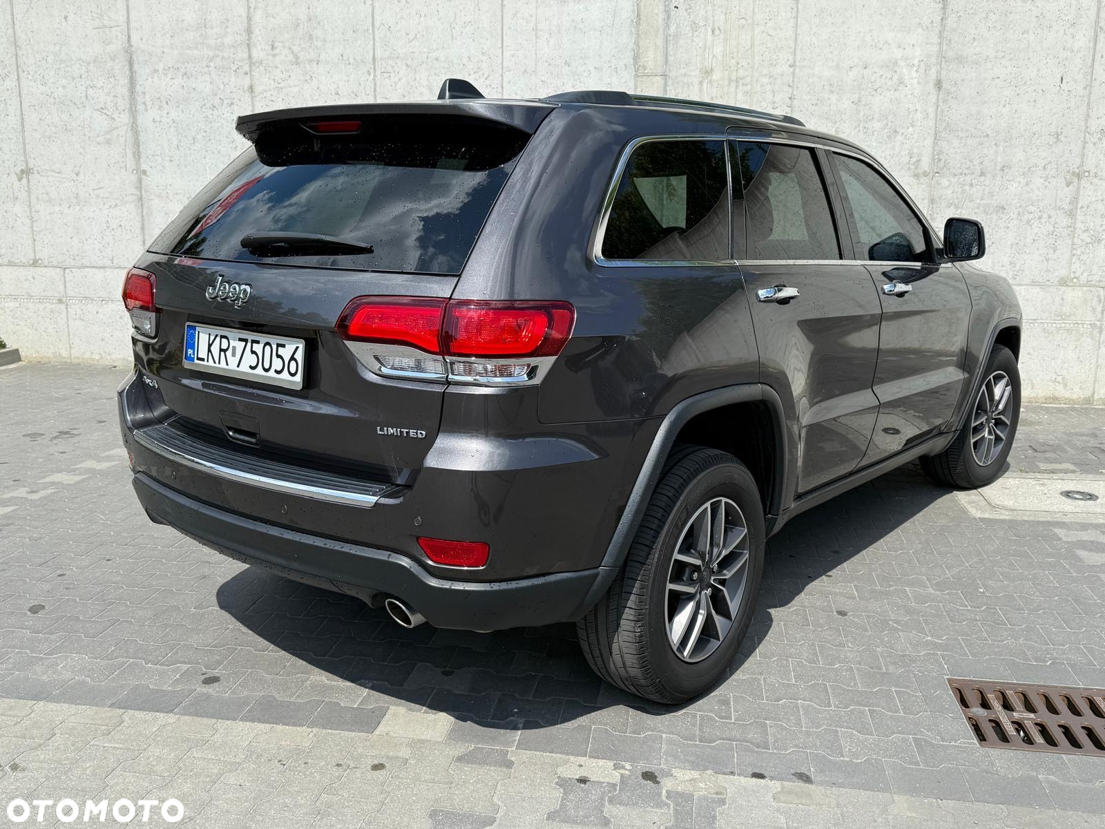 Jeep Grand Cherokee - 17