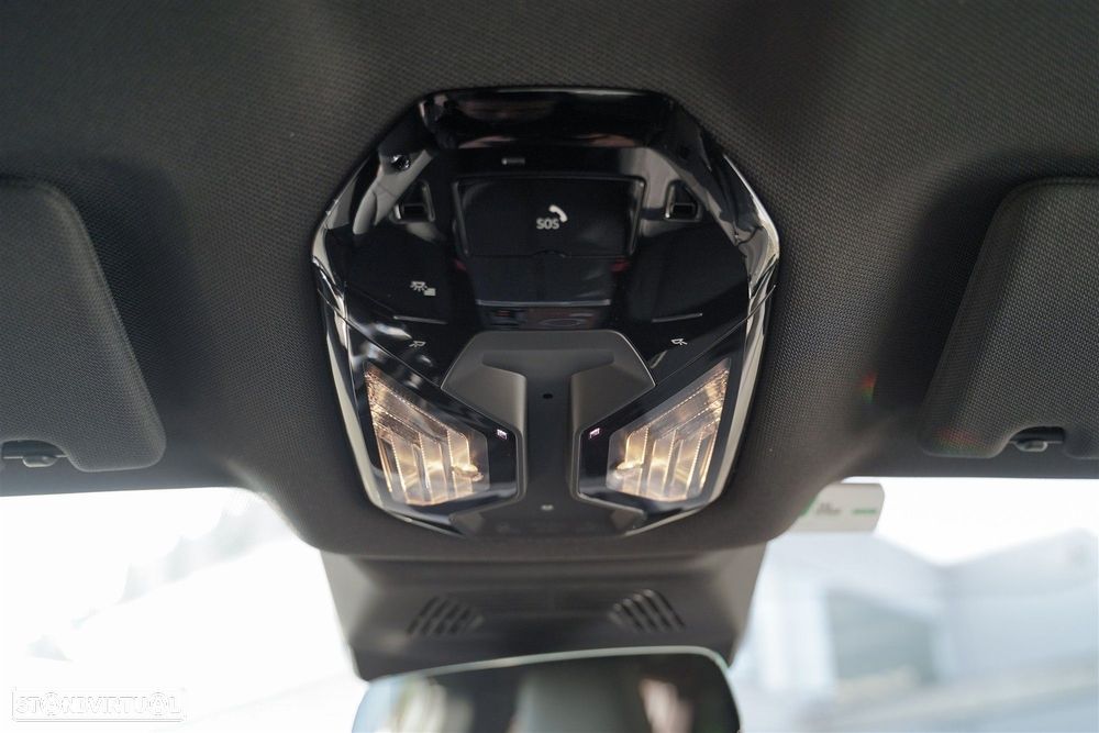 BMW iX xDrive 40 Pack Desportivo - 32