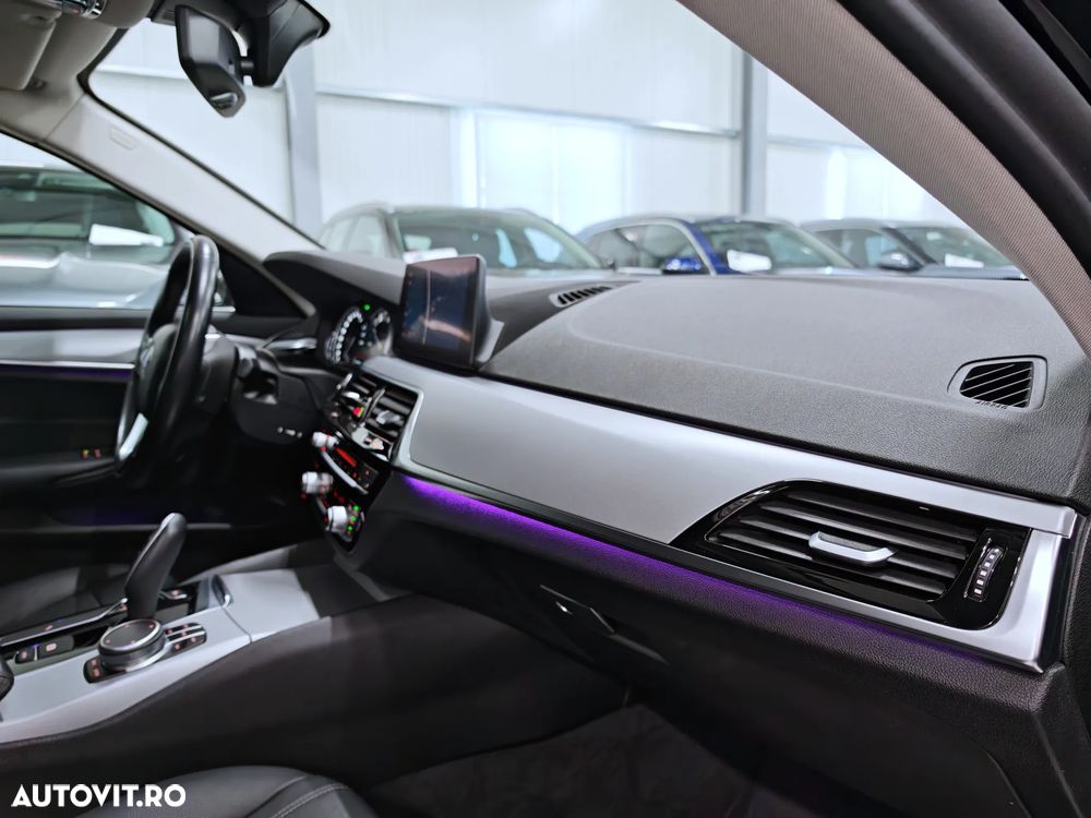 BMW Seria 5 518d Aut. - 25