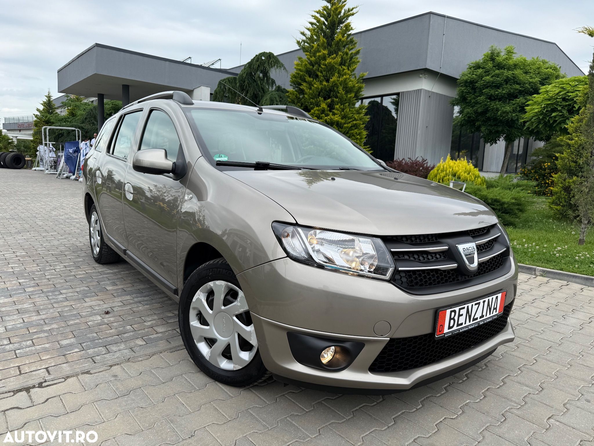 Dacia Logan MCV 1.2 16V 75 Celebration - 1