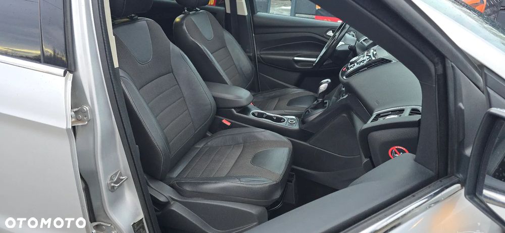 Ford Kuga 2.0 TDCi 4x4 Titanium - 39