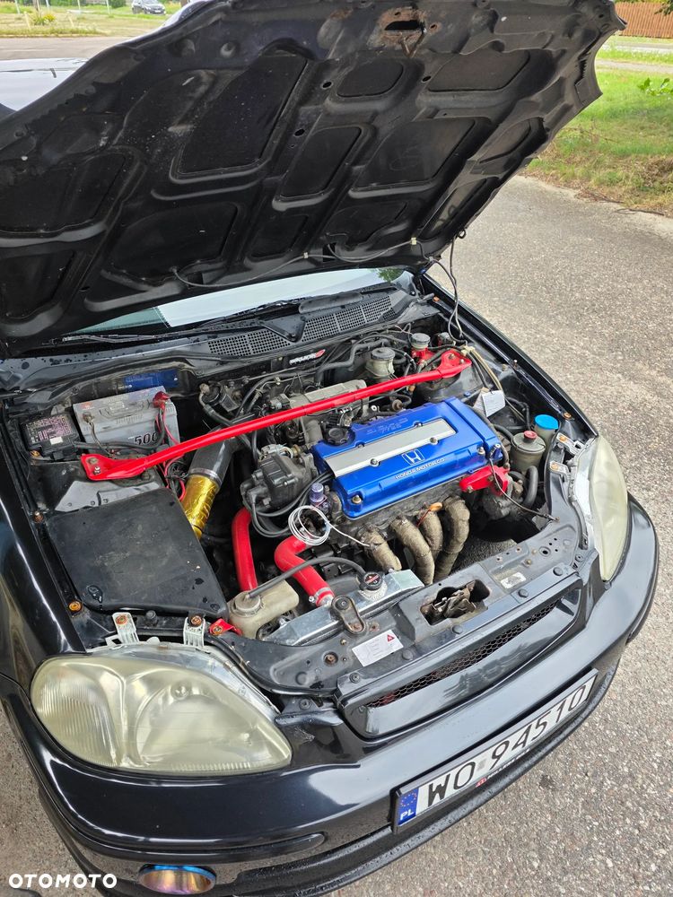 Honda Civic 1.8i VTI - 16