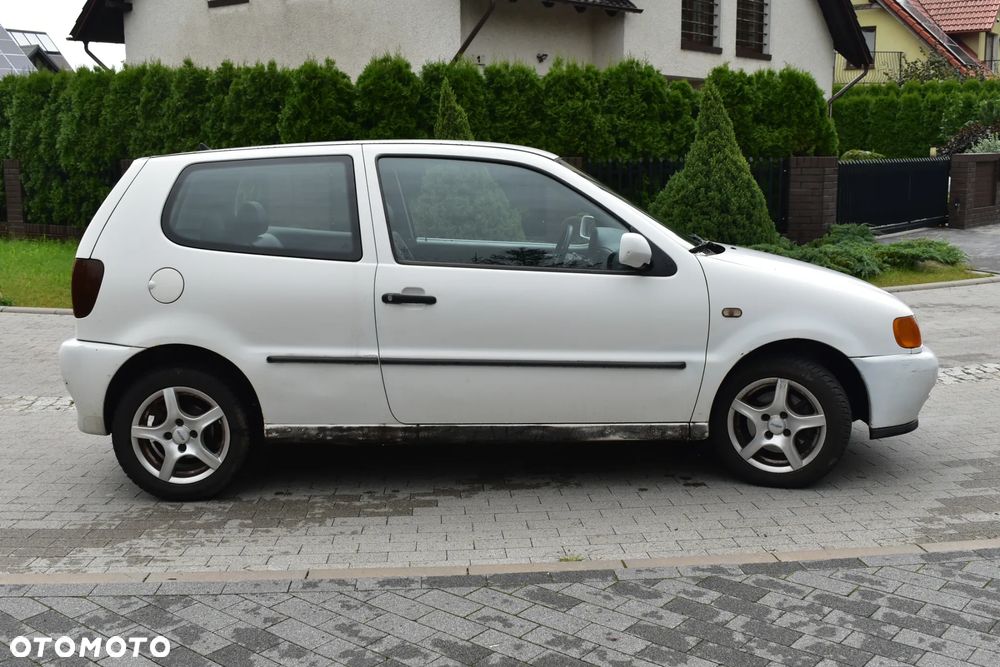 Volkswagen Polo 16V - 12