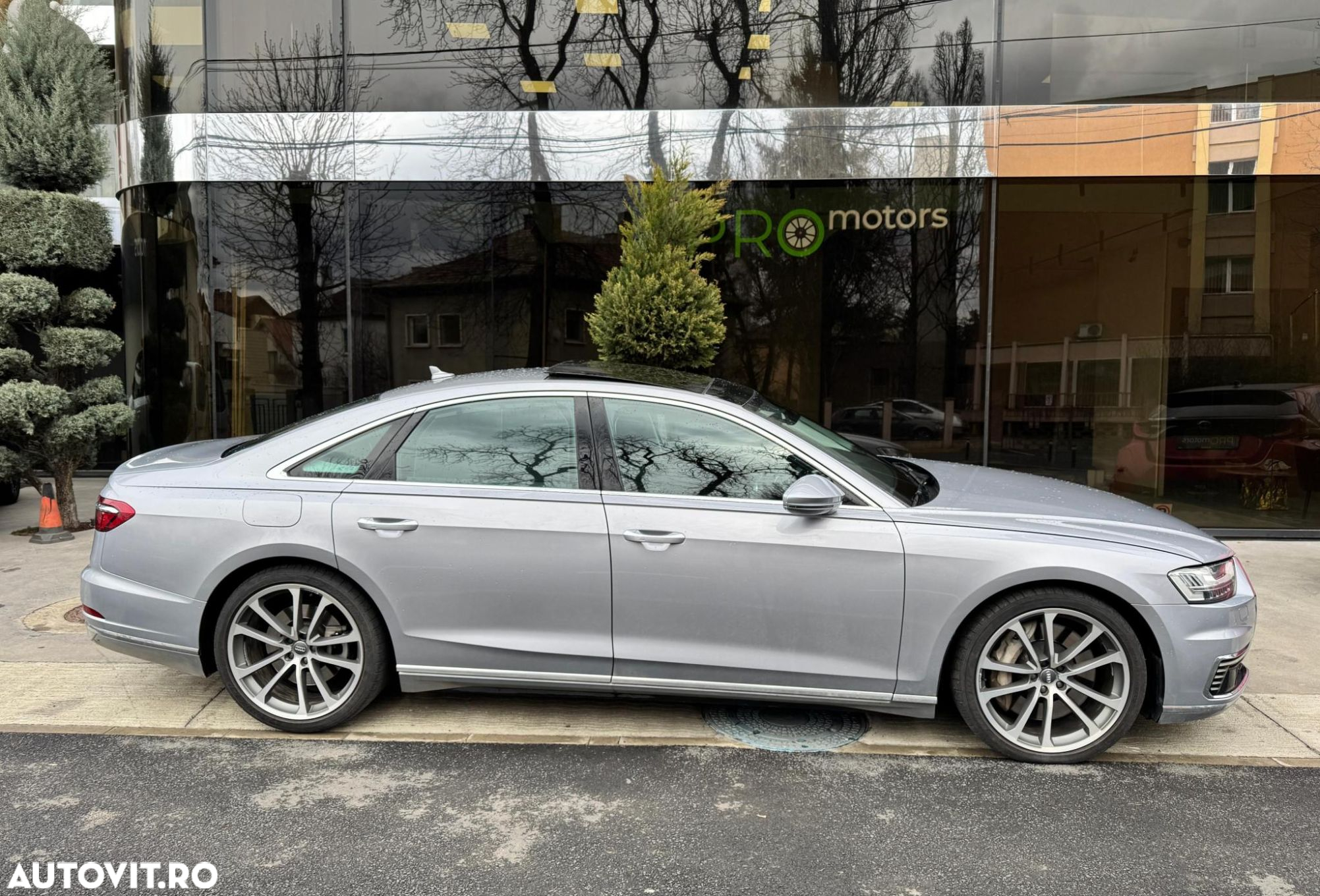 Audi A8 - 6