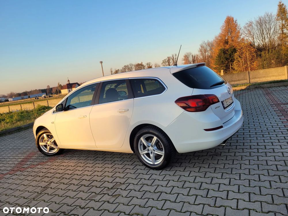 Opel Astra 1.4 Turbo Sports Tourer - 11
