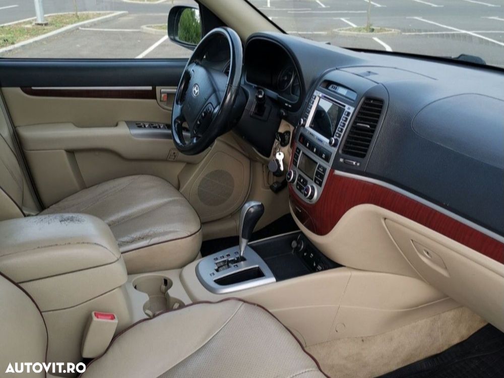 Hyundai Grand Santa Fe - 4