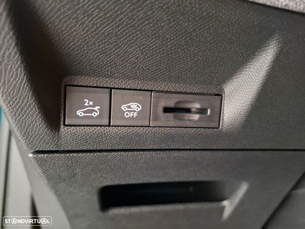 Peugeot E-3008 73 kWh GT - 21