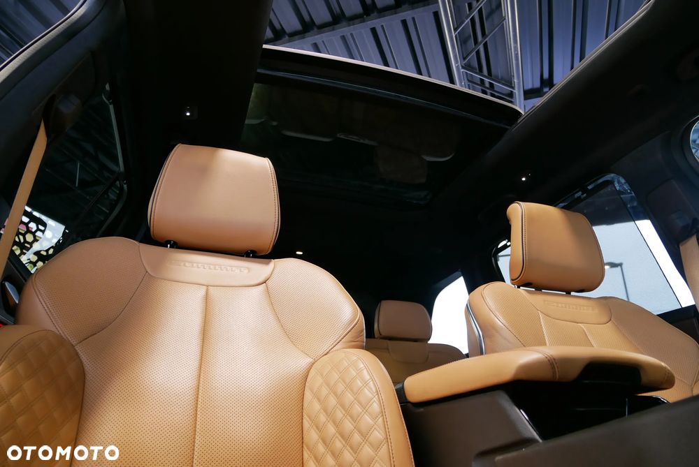 Jeep Grand Cherokee - 33