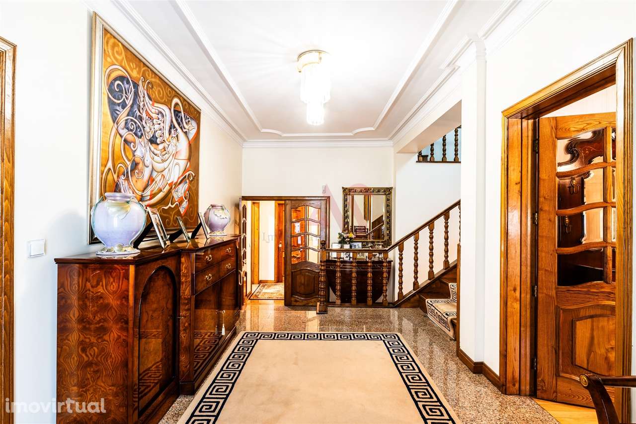 Quinta com 14.000m2 situada em pleno centro da cidade de Lousada - Grande imagem: 3/60