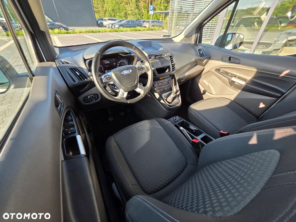 Ford Tourneo Connect - 15