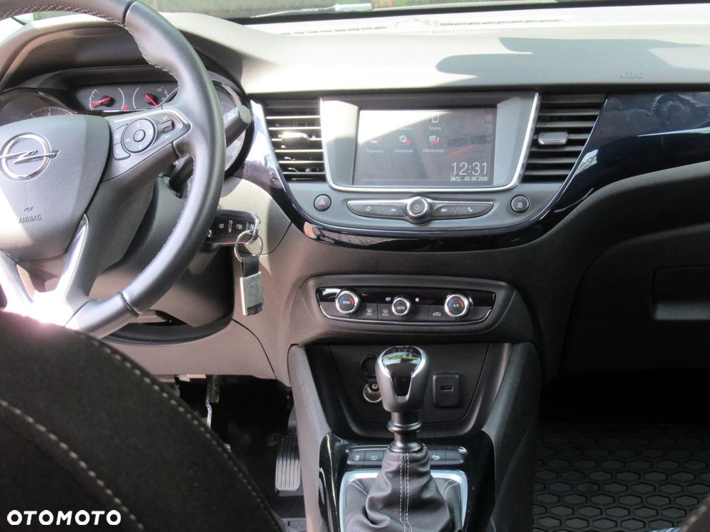 Opel Crossland X - 11