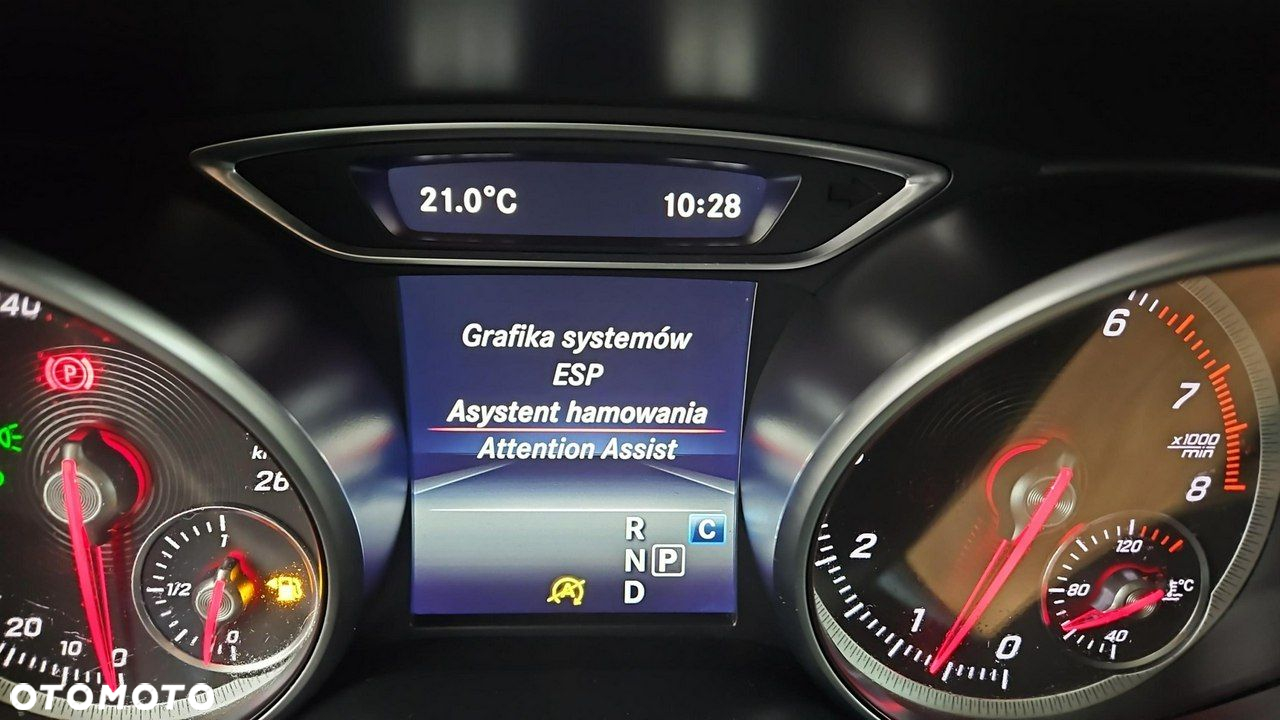 Mercedes-Benz CLA 180 7G-DCT Urban - 21
