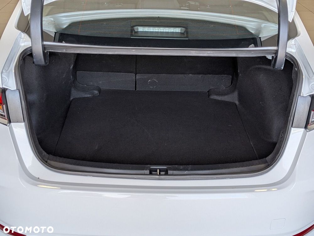 Toyota Corolla 1.8 Hybrid Comfort - 36
