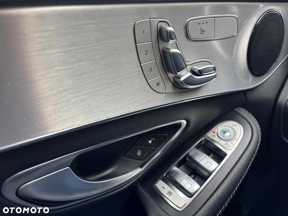 Mercedes-Benz Klasa C 300 9G-TRONIC AMG Line - 16