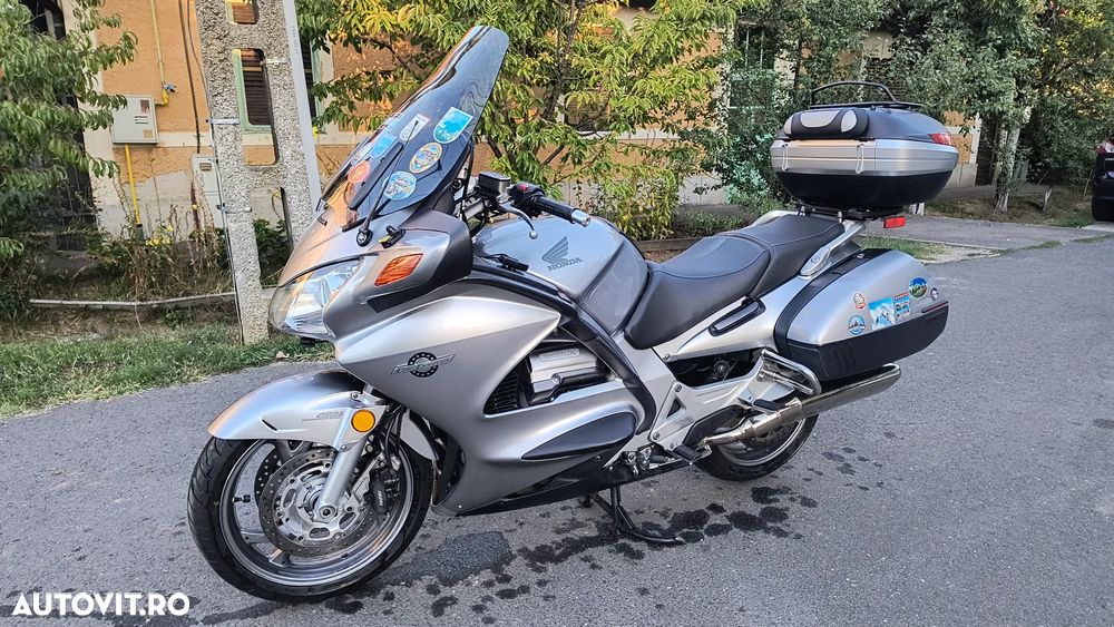 Honda ST 1300 Pan European - 1