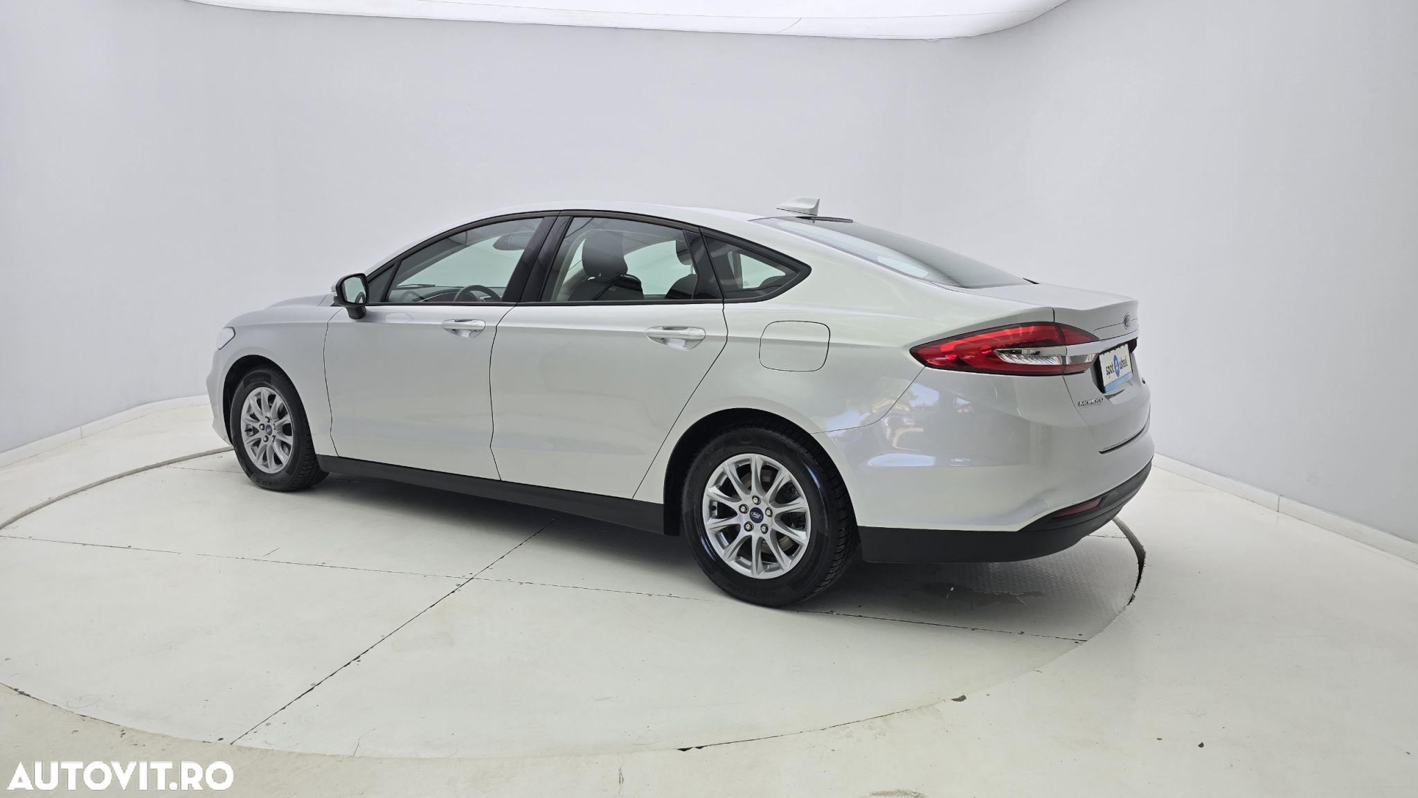 Ford Mondeo 2.0 HEV Trend - 8