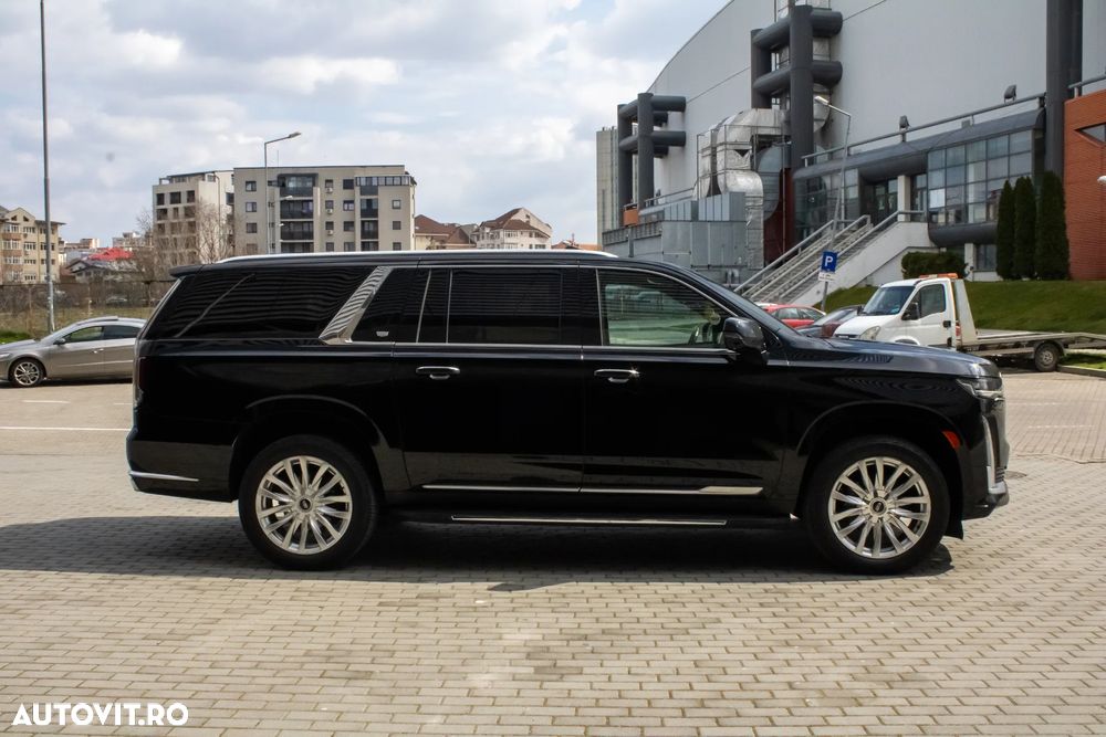 Cadillac Escalade - 3