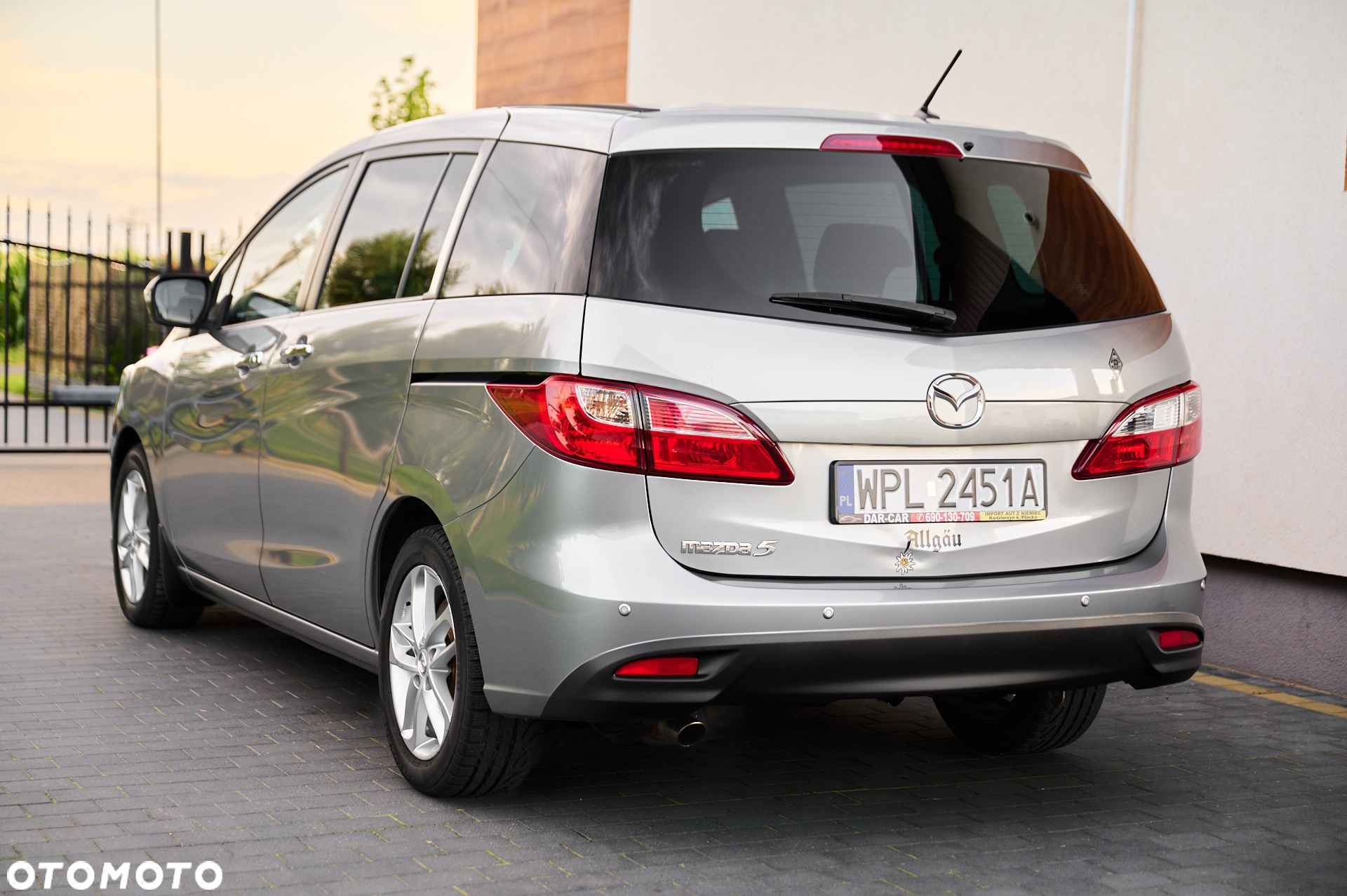 Mazda 5 - 10