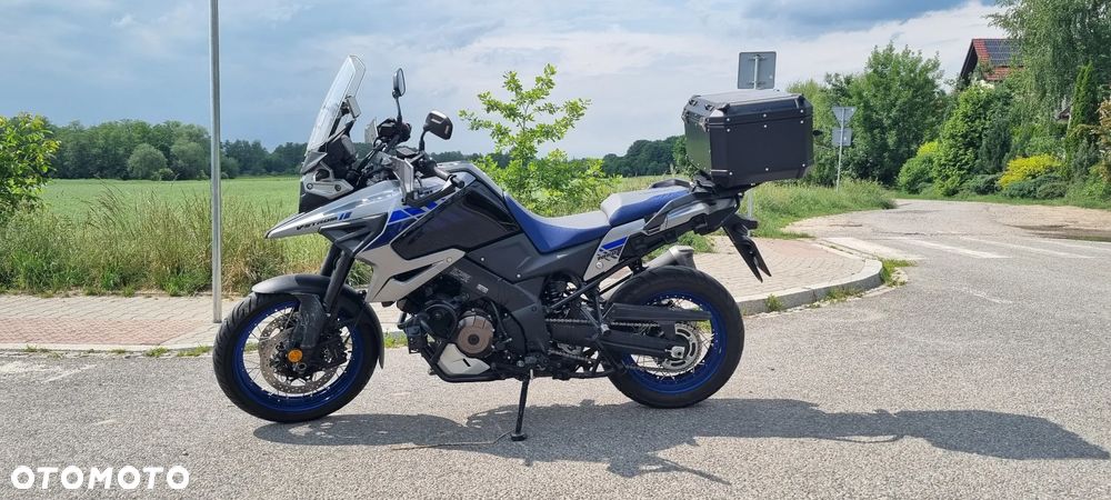 Suzuki V-STROM - 1