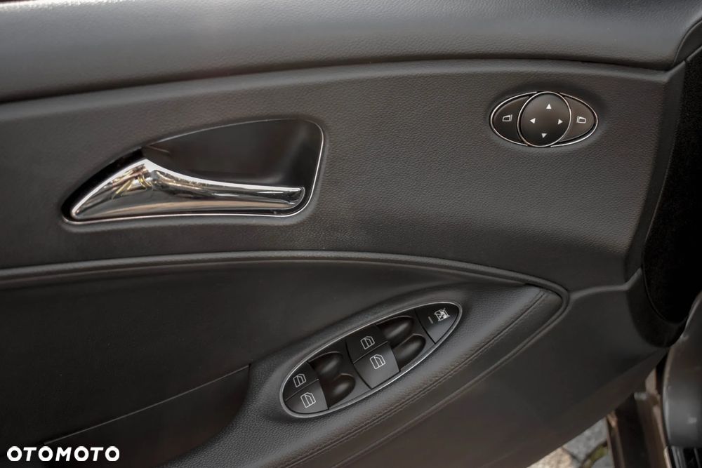 Mercedes-Benz CLS 350 CGI 7G-TRONIC - 17