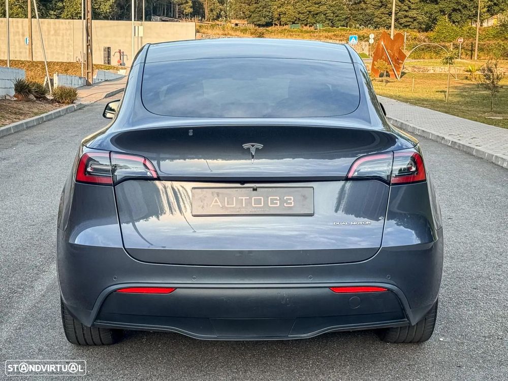 Tesla Model Y Long Range Dual Motor AWD - 10