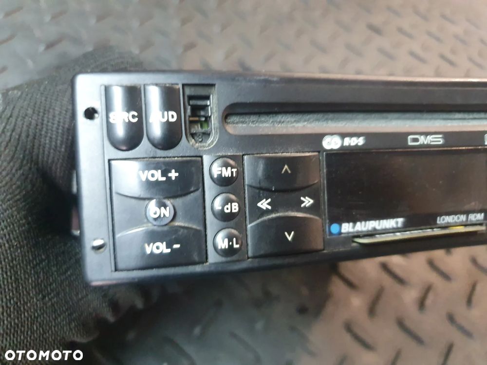RADIO SAMOCHODOWE BLAUPUNKT LONDON RDM 104 7643795510 1H0971899 - 2