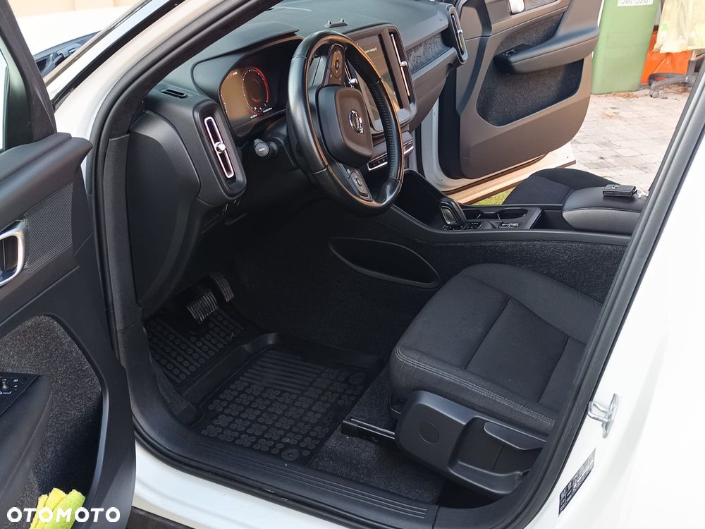 Volvo XC 40 D3 AWD Geartronic Momentum - 9