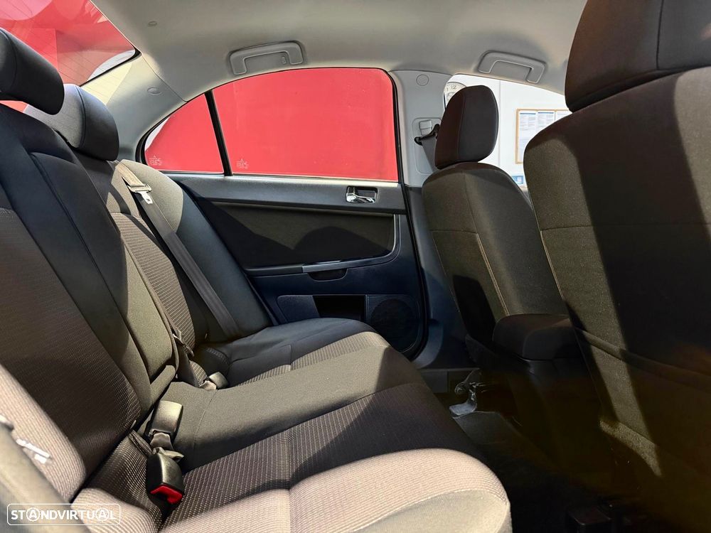 Mitsubishi Lancer - 13