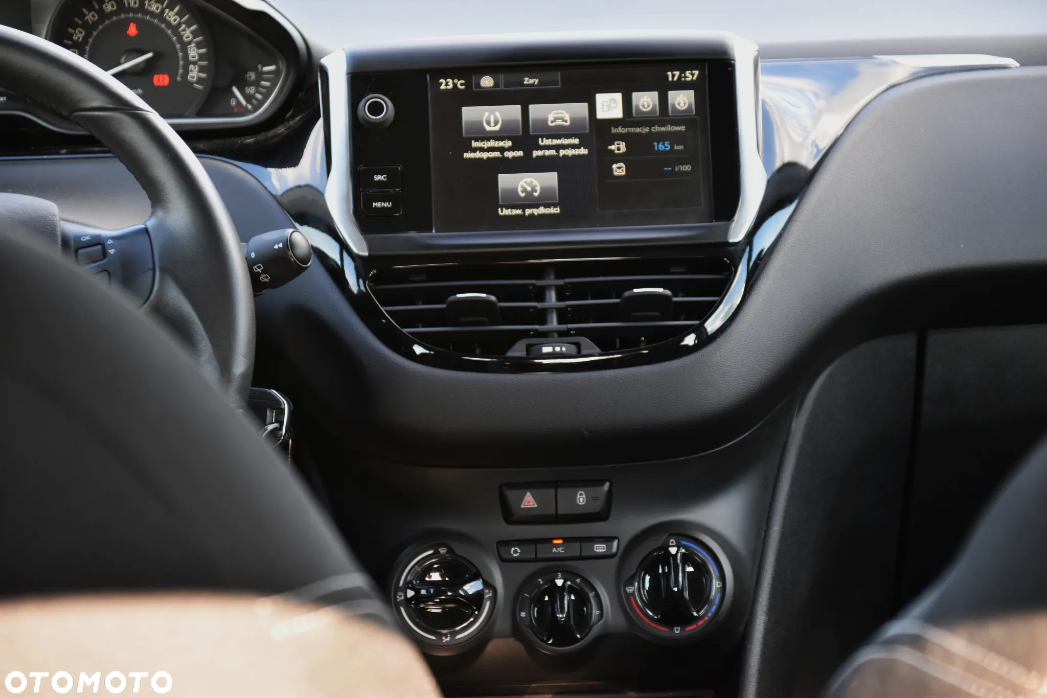 Peugeot 208 1.2 PureTech Allure - 13