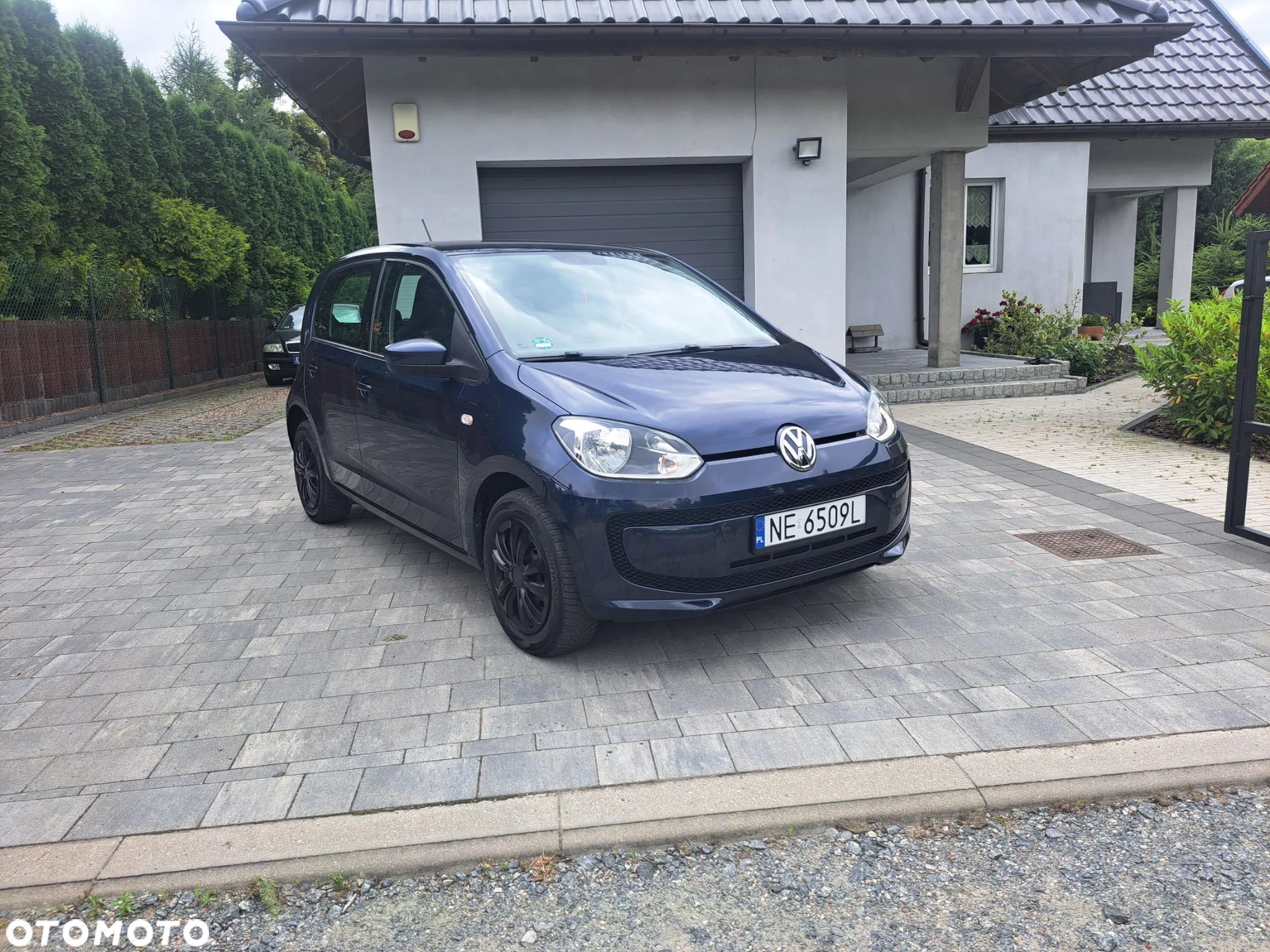 Volkswagen up! (BlueMotion Technology) ASG move - 1