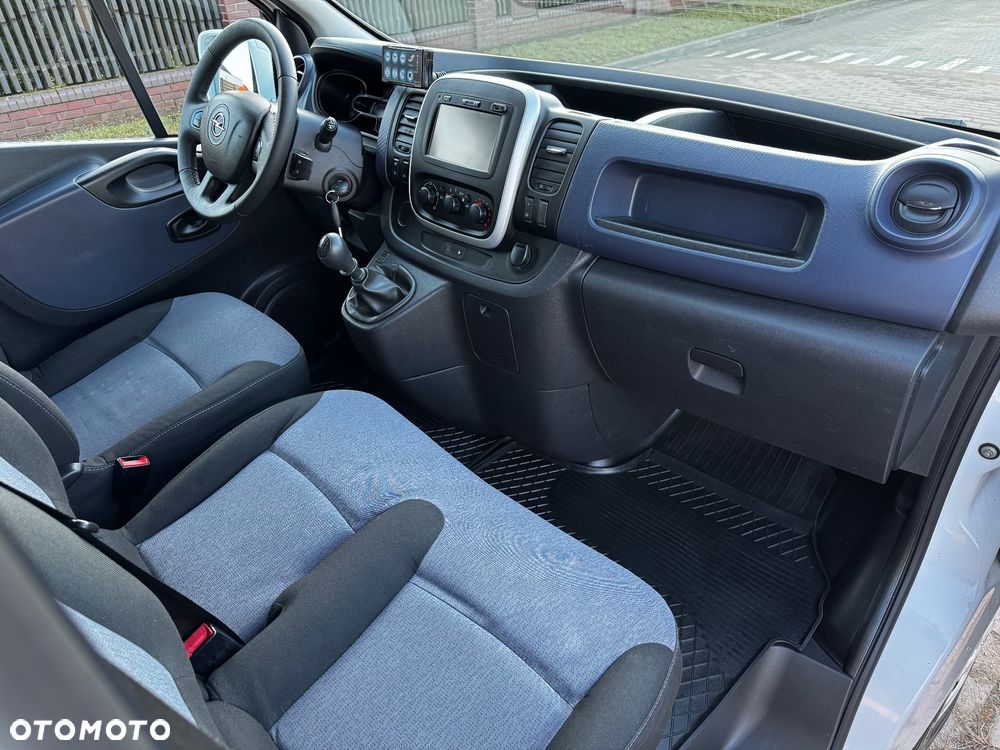 Opel Vivaro - 24