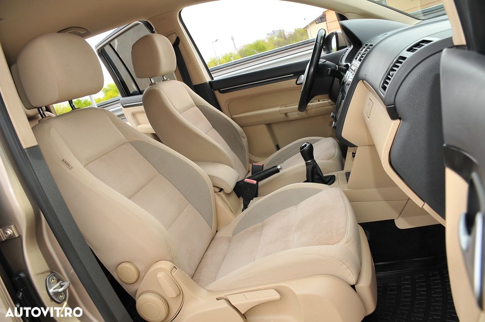 Volkswagen Touran - 10