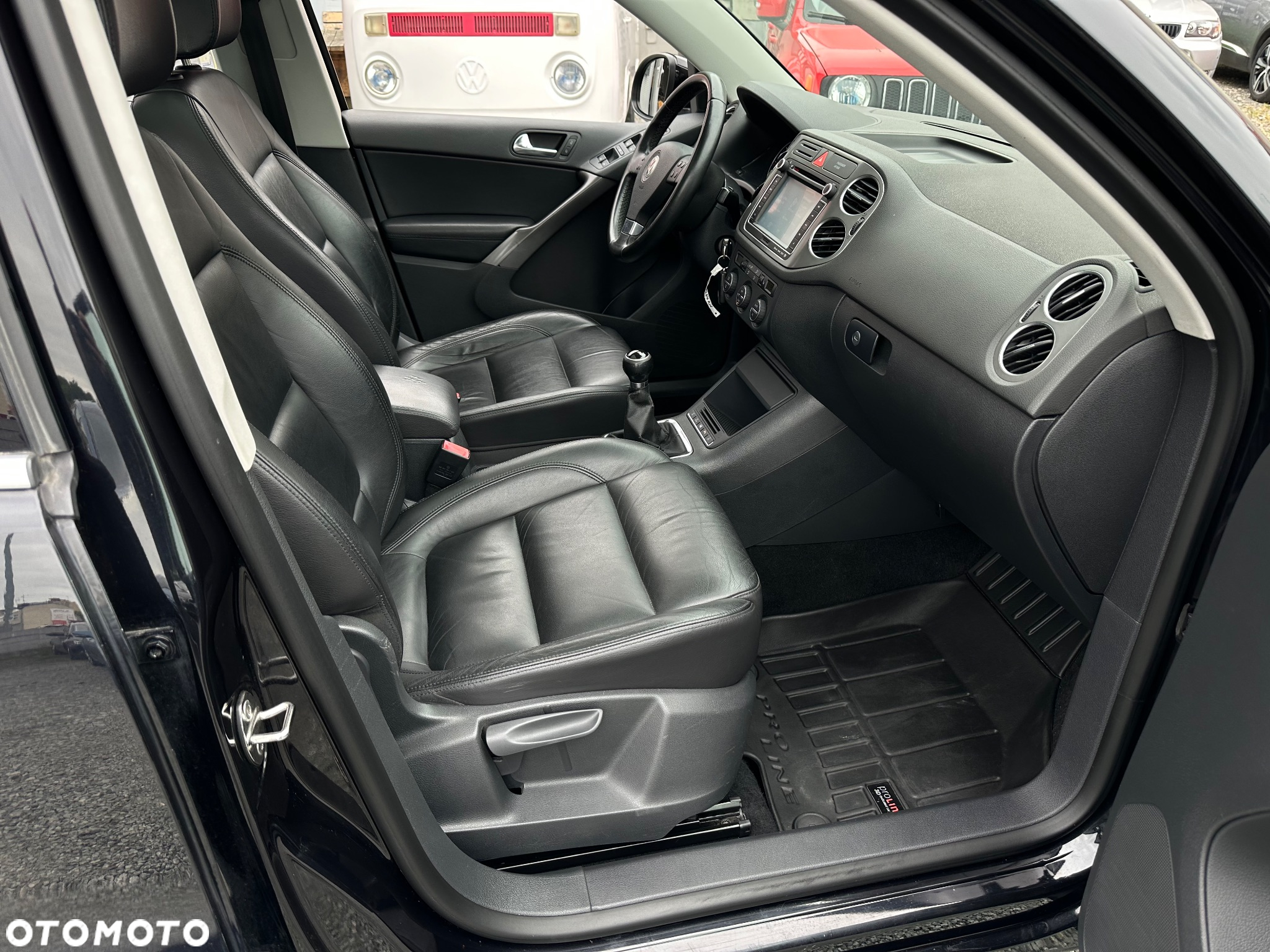 Volkswagen Tiguan - 26