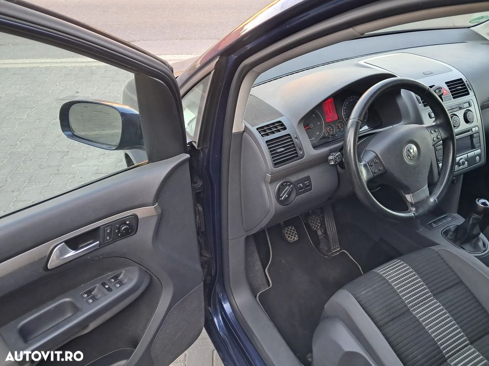 Volkswagen Touran 2.0 TDI Highline - 8
