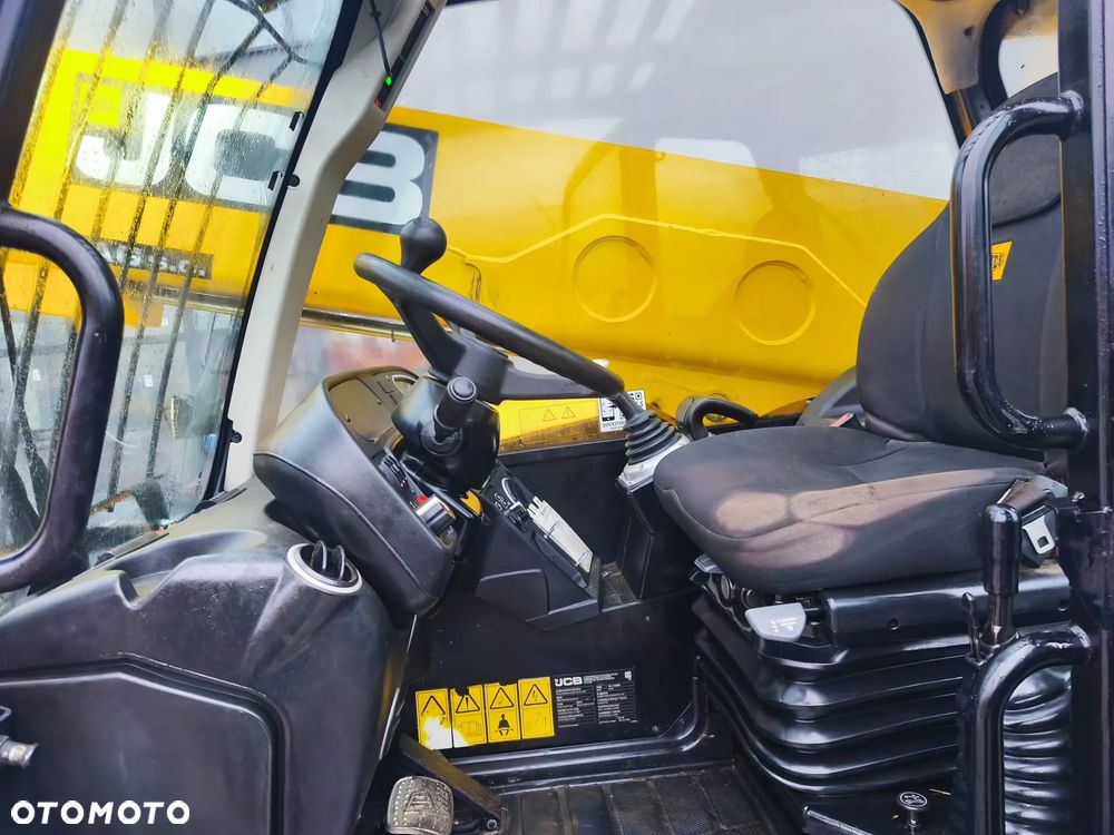 JCB 541-70 - 13