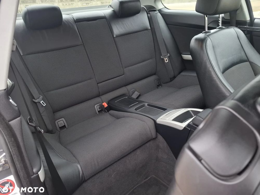 BMW Seria 3 320i Edition Exclusive - 18